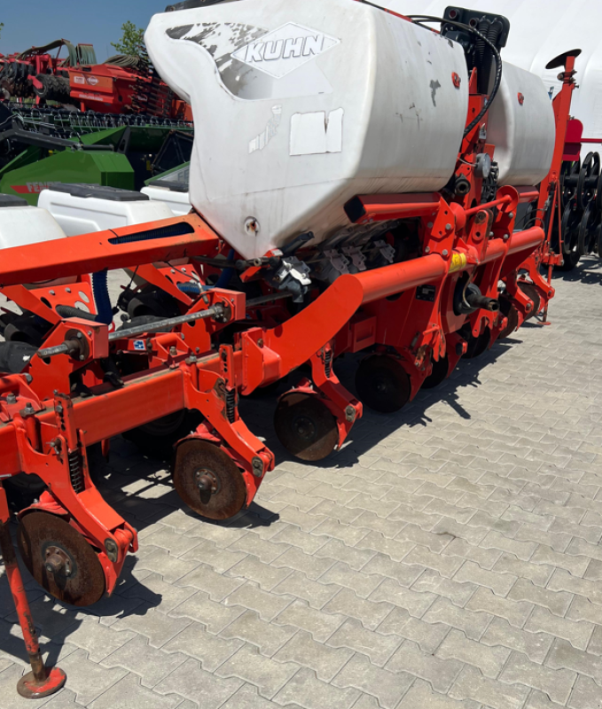Einzelkornsägerät typu Kuhn Maxima 8-reihig, Gebrauchtmaschine w Orţişoara (Zdjęcie 4)