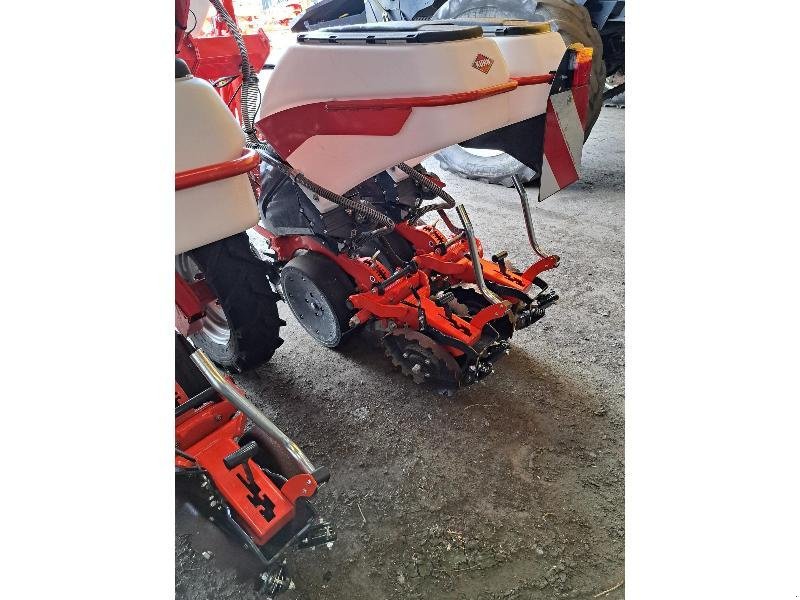 Einzelkornsägerät tipa Kuhn MAXIMA, Gebrauchtmaschine u PONTIVY (Slika 9)