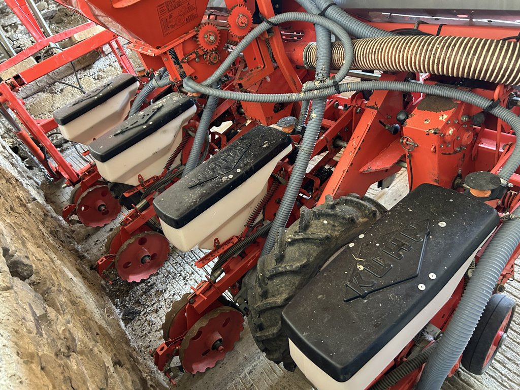 Einzelkornsägerät typu Kuhn PL junior, Gebrauchtmaschine v BRECEY (Obrázek 4)