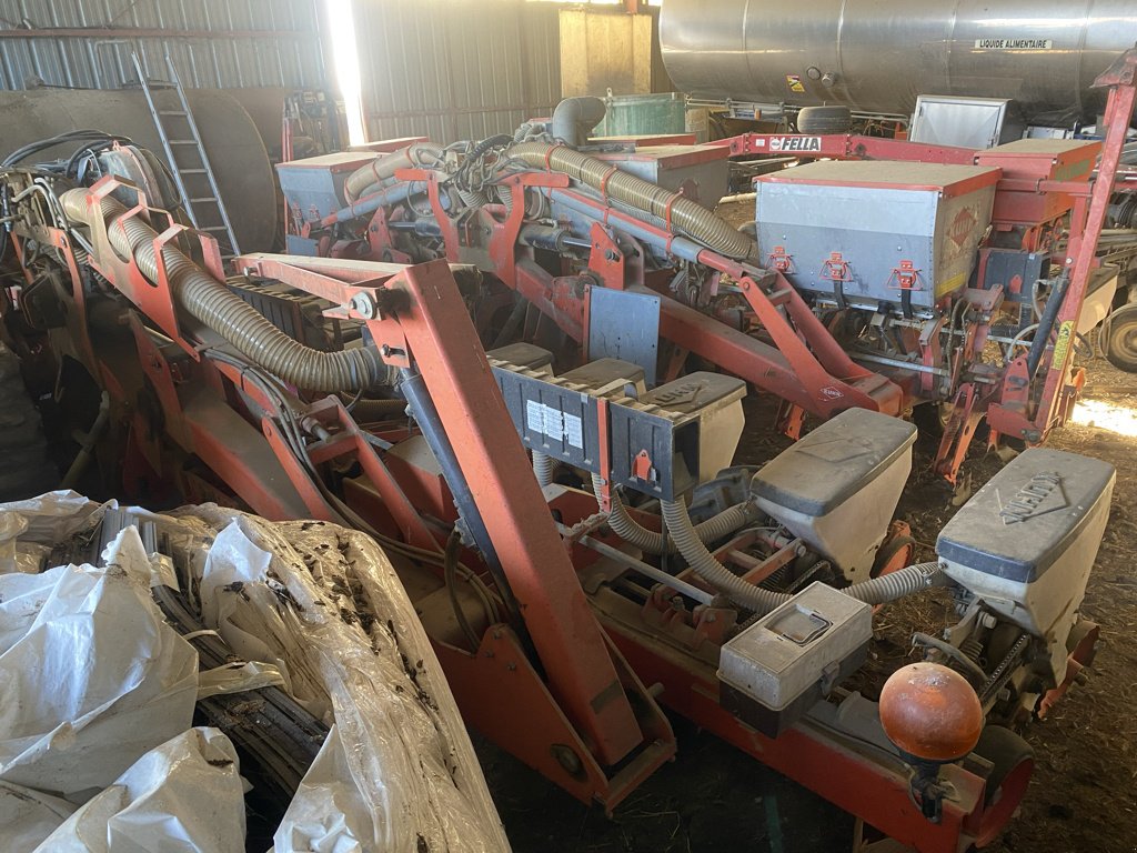 Einzelkornsägerät tip Kuhn PLANTER 14 RANGS, Gebrauchtmaschine in CHEVILLON  (MAIZEROY) (Poză 4)