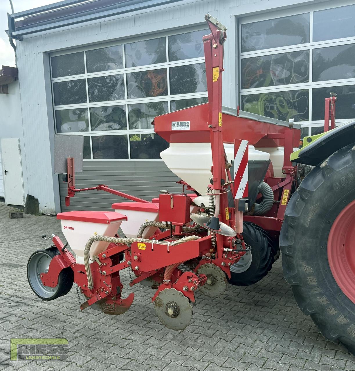 Einzelkornsägerät des Typs Kverneland OPTIMA 6 Reihig + Dünger  nur 350 HA, Gebrauchtmaschine in Homberg/Ohm - Maulbach (Bild 2)