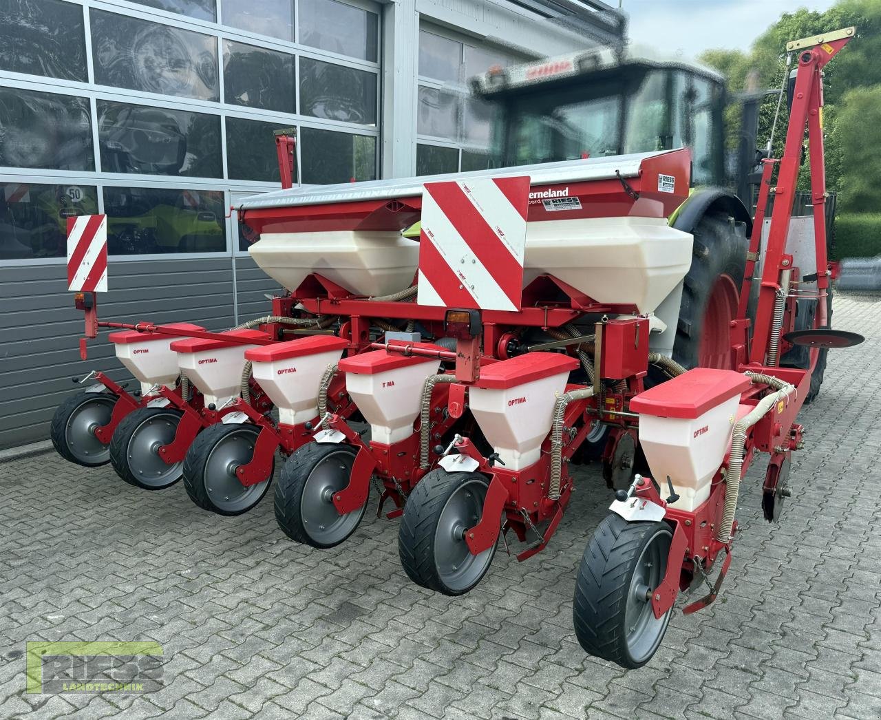 Einzelkornsägerät des Typs Kverneland OPTIMA 6 Reihig + Dünger  nur 350 HA, Gebrauchtmaschine in Homberg/Ohm - Maulbach (Bild 3)