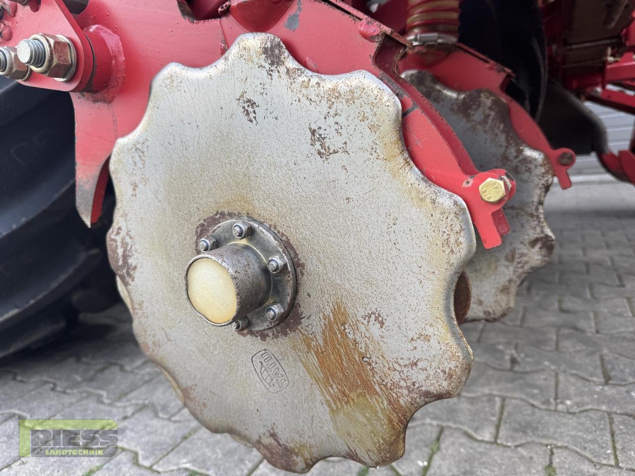 Einzelkornsägerät des Typs Kverneland OPTIMA 6 Reihig + Dünger  nur 350 HA, Gebrauchtmaschine in Homberg/Ohm - Maulbach (Bild 7)