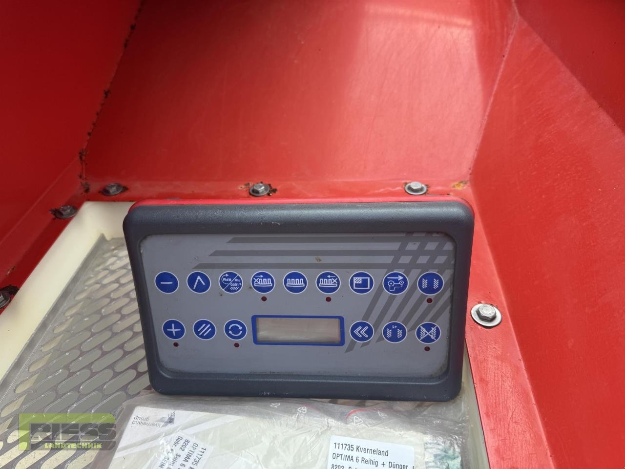 Einzelkornsägerät des Typs Kverneland OPTIMA 6 Reihig + Dünger  nur 350 HA, Gebrauchtmaschine in Homberg/Ohm - Maulbach (Bild 9)