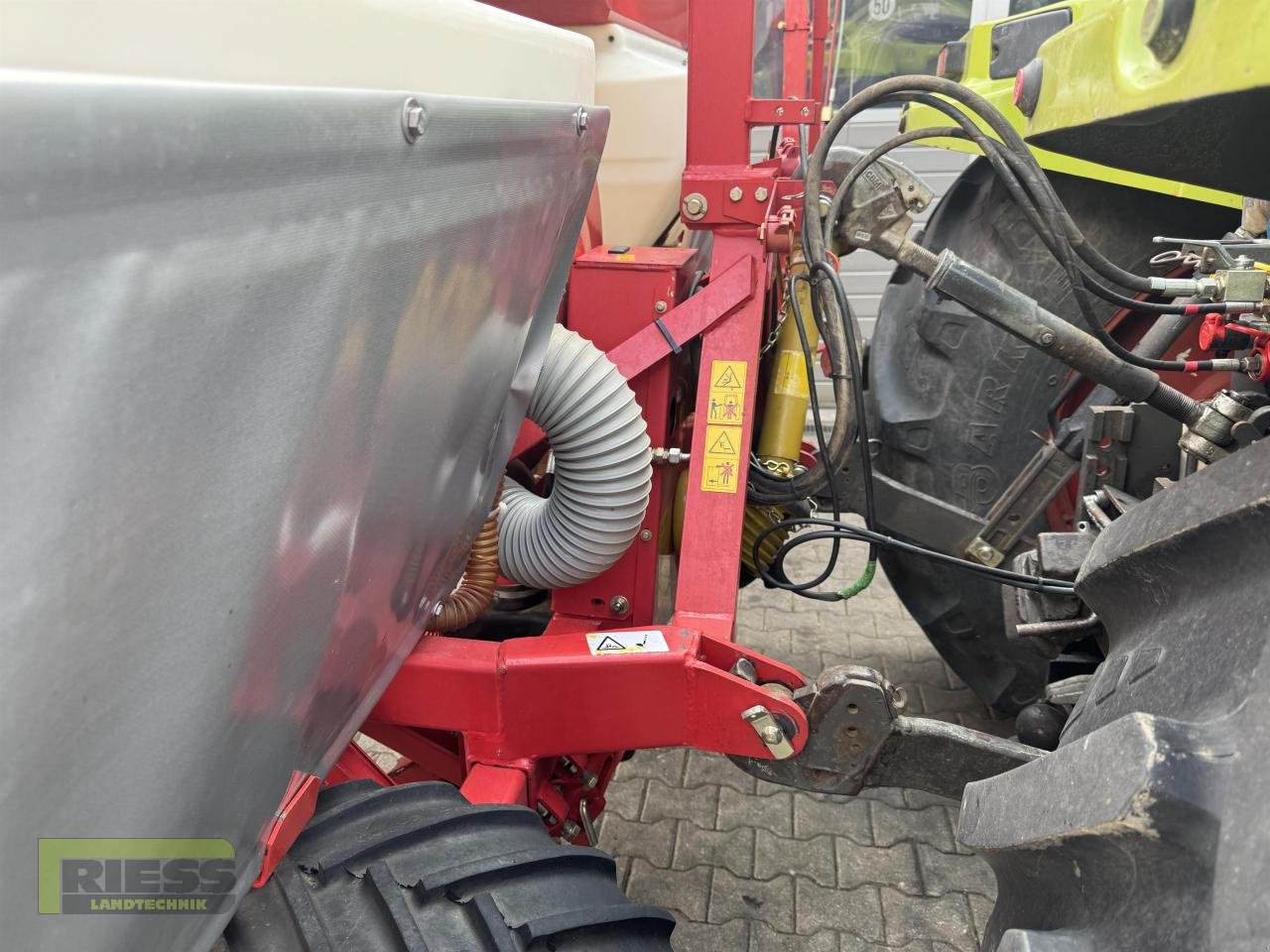 Einzelkornsägerät des Typs Kverneland OPTIMA 6 Reihig + Dünger  nur 350 HA, Gebrauchtmaschine in Homberg/Ohm - Maulbach (Bild 14)