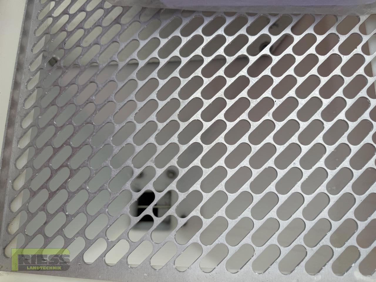 Einzelkornsägerät des Typs Kverneland OPTIMA 6 Reihig + Dünger  nur 350 HA, Gebrauchtmaschine in Homberg/Ohm - Maulbach (Bild 17)