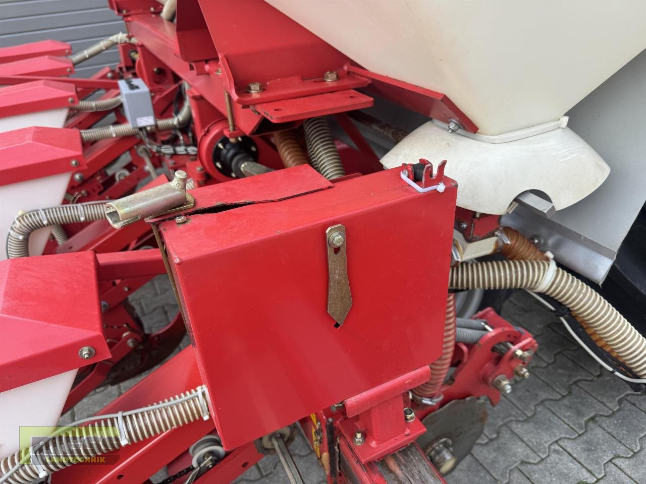 Einzelkornsägerät des Typs Kverneland OPTIMA 6 Reihig + Dünger  nur 350 HA, Gebrauchtmaschine in Homberg/Ohm - Maulbach (Bild 21)