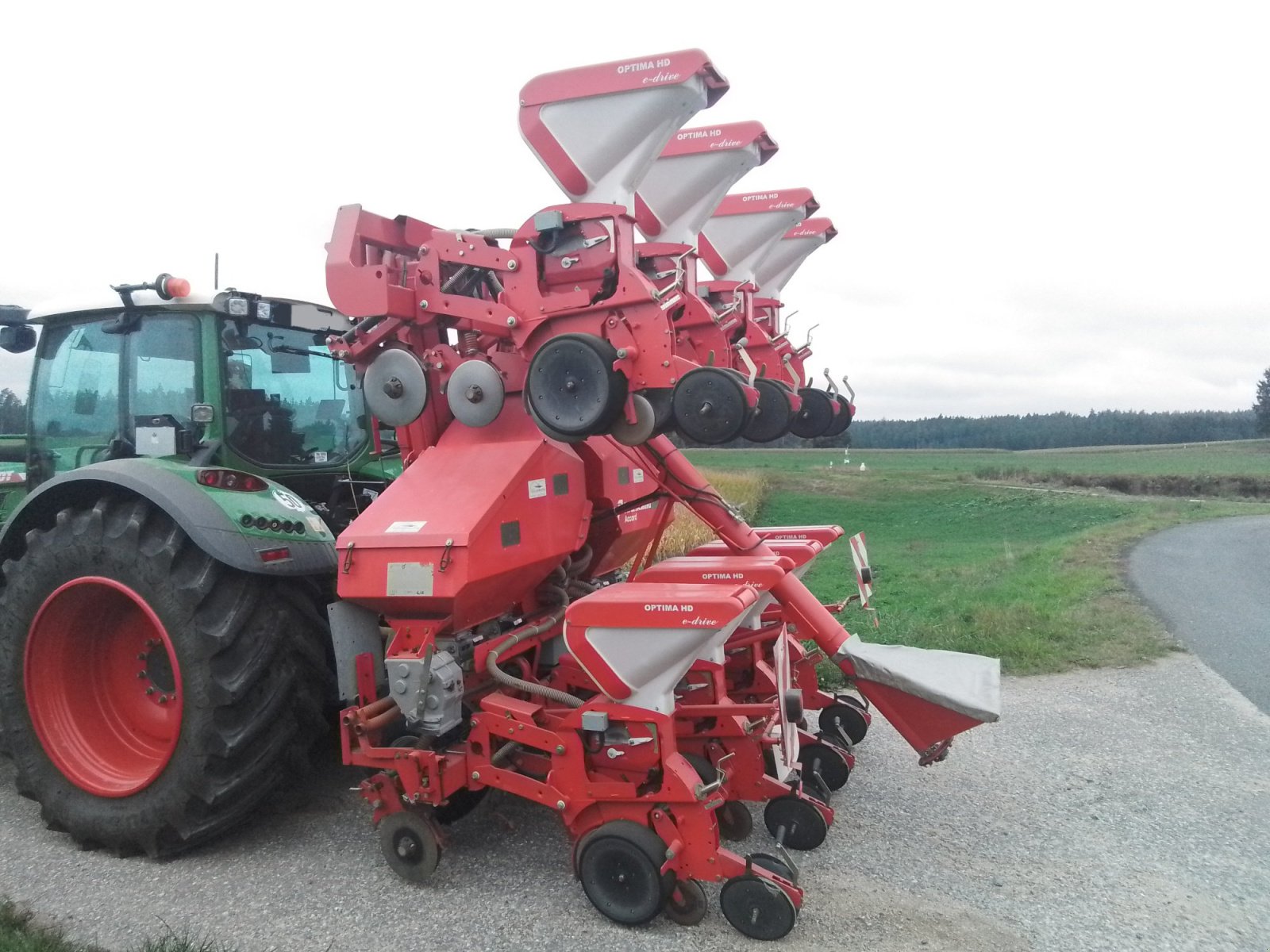 Einzelkornsägerät des Typs Kverneland Optima HD eDrive, Gebrauchtmaschine in Plößberg (Bild 2)