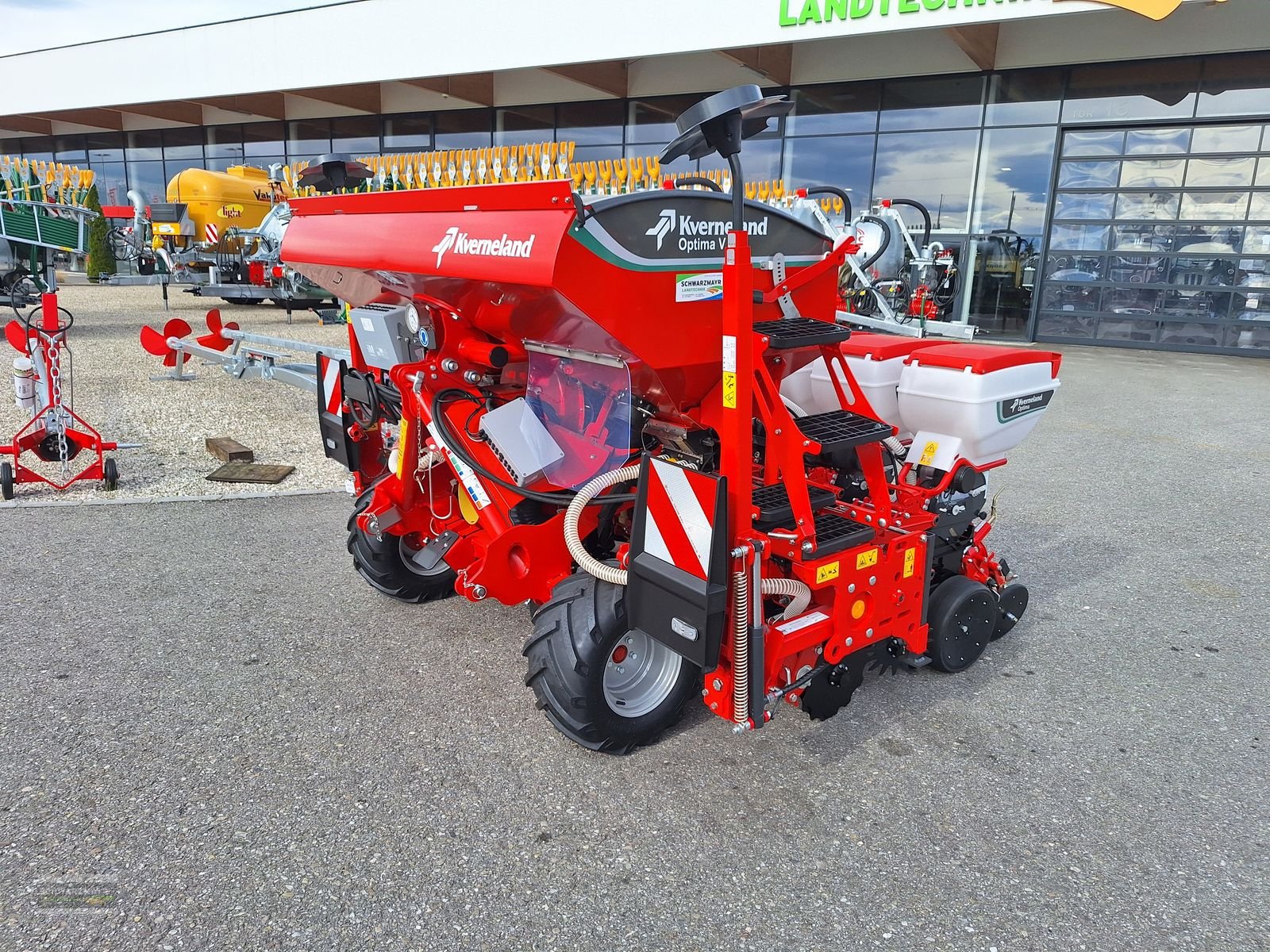 Einzelkornsägerät des Typs Kverneland Optima V 6-RHG, Neumaschine in Gampern (Bild 5)