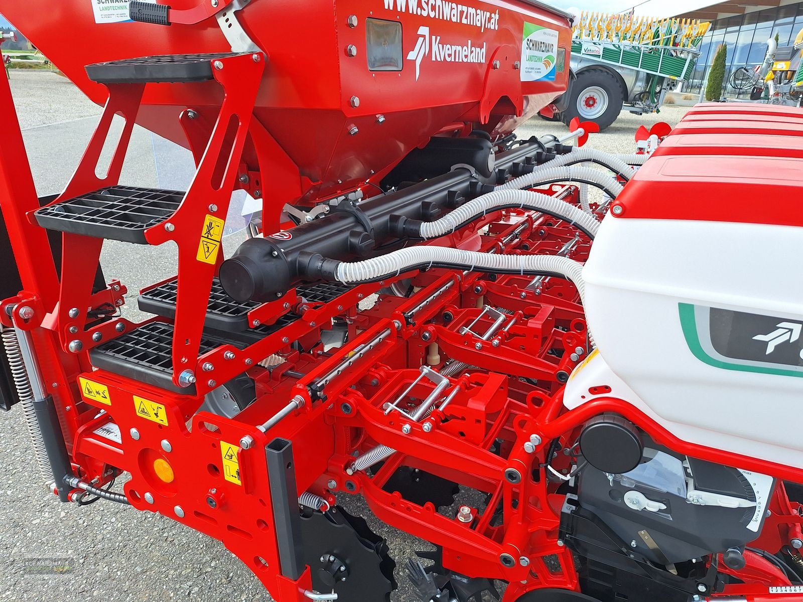 Einzelkornsägerät des Typs Kverneland Optima V 6-RHG, Neumaschine in Gampern (Bild 15)