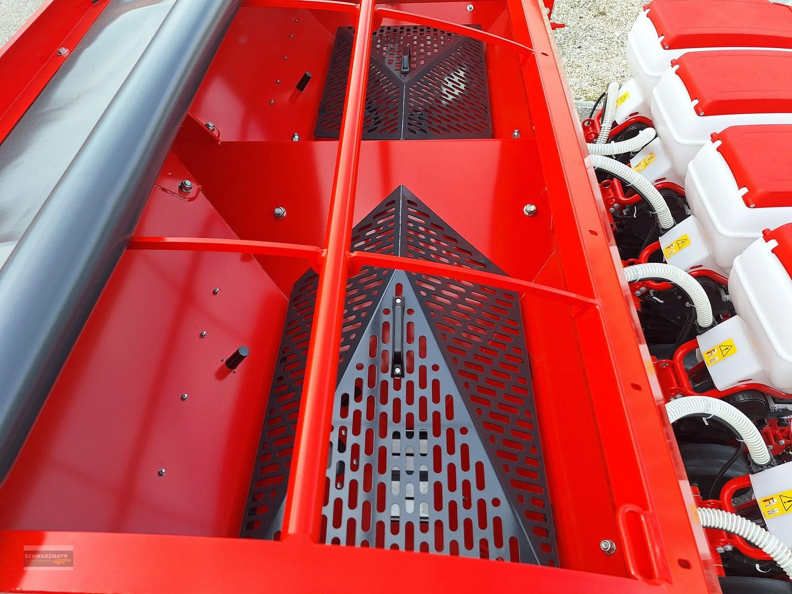 Einzelkornsägerät des Typs Kverneland Optima V 6-RHG, Neumaschine in Gampern (Bild 18)