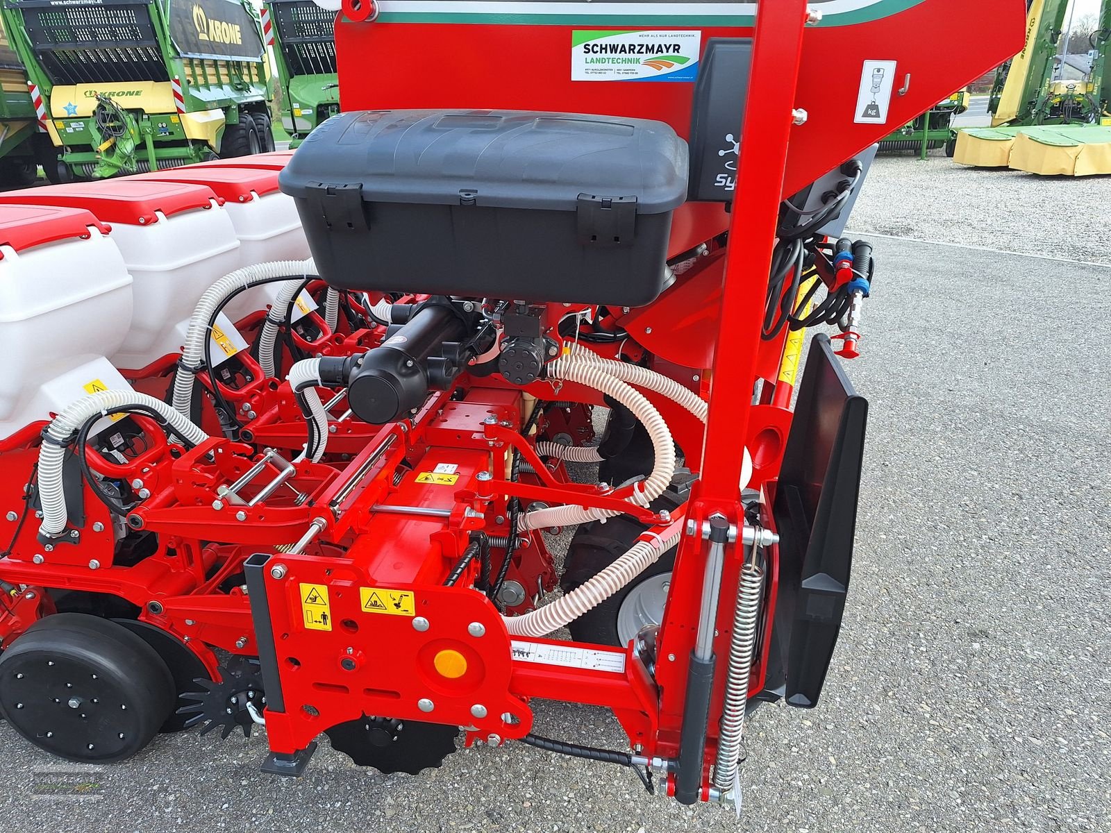 Einzelkornsägerät des Typs Kverneland Optima V 6-RHG, Neumaschine in Gampern (Bild 9)