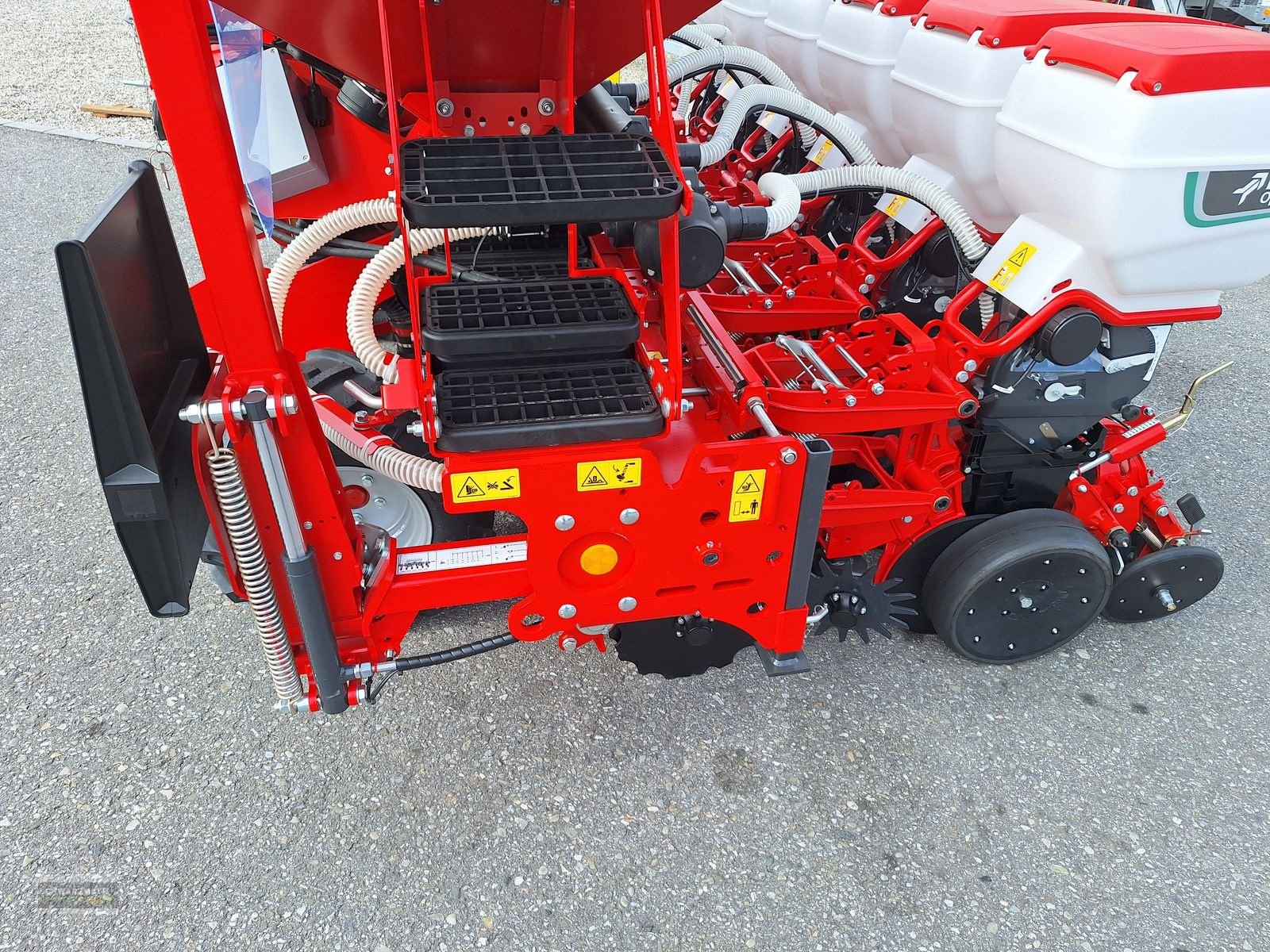 Einzelkornsägerät des Typs Kverneland Optima V 6-RHG, Neumaschine in Gampern (Bild 16)