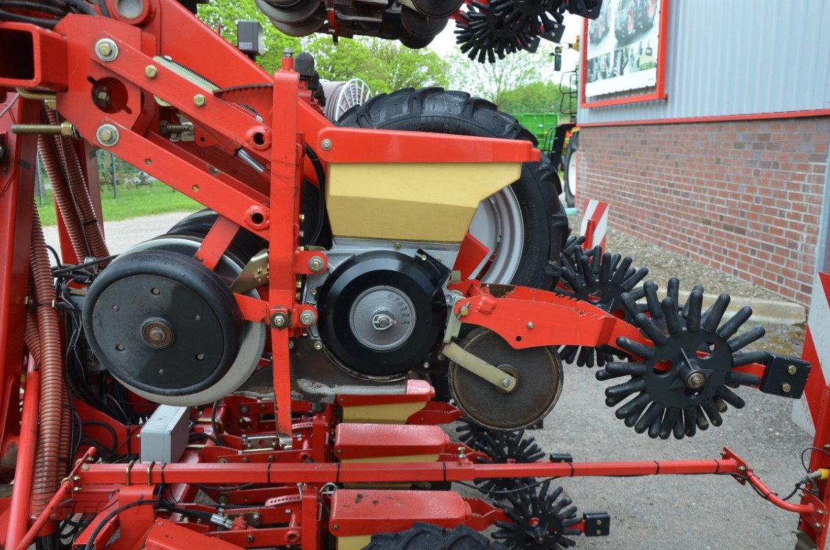 Einzelkornsägerät typu Kverneland Unicorn Synchrodrive 18-reihig, Gebrauchtmaschine v Suhlendorf (Obrázek 15)