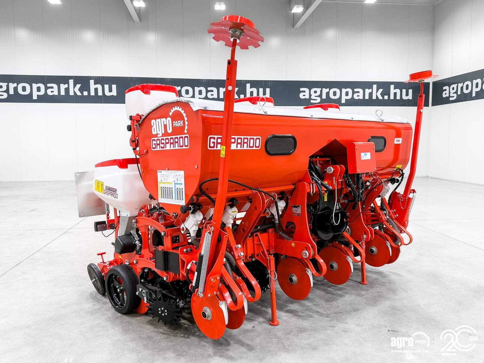 Einzelkornsägerät des Typs Maschio MTE Isotronic 6-row ISOBUS precision seed drill with electric microgranulate dispenser, Gebrauchtmaschine in Csengele (Bild 4)