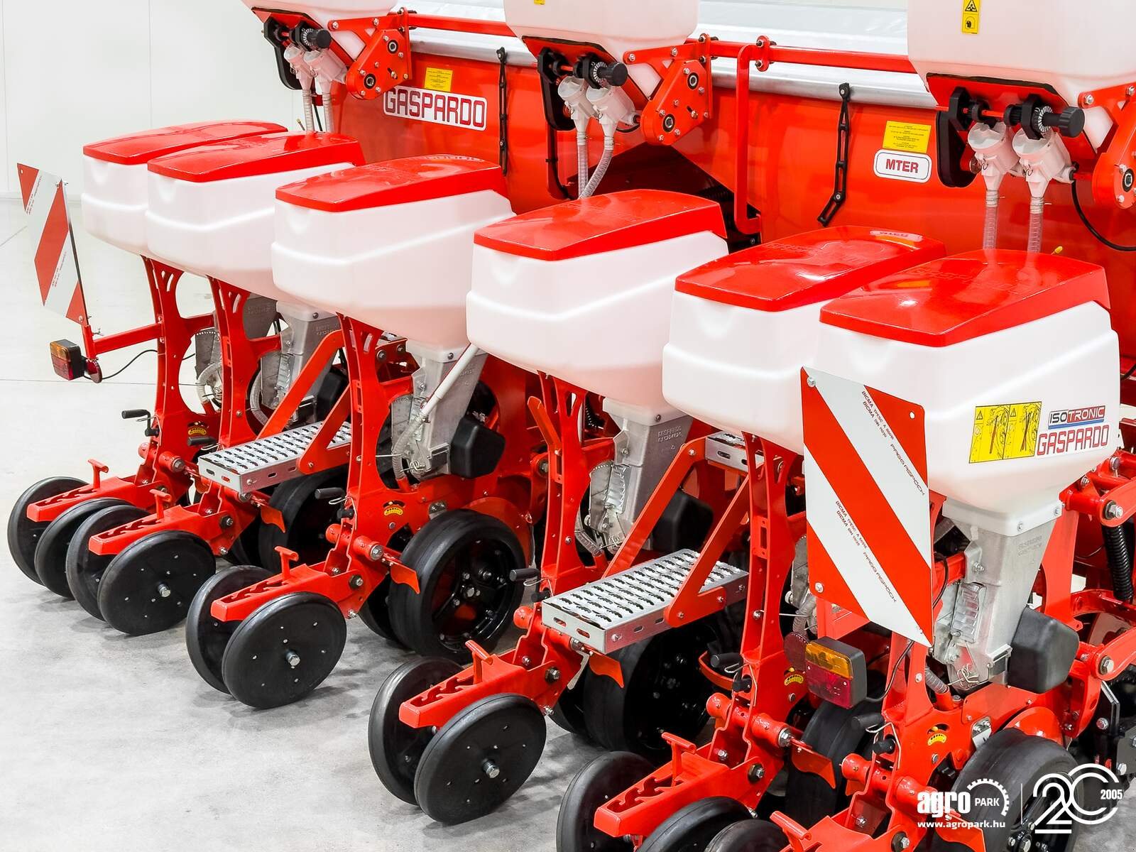 Einzelkornsägerät des Typs Maschio MTE Isotronic 6-row ISOBUS precision seed drill with electric microgranulate dispenser, Gebrauchtmaschine in Csengele (Bild 15)