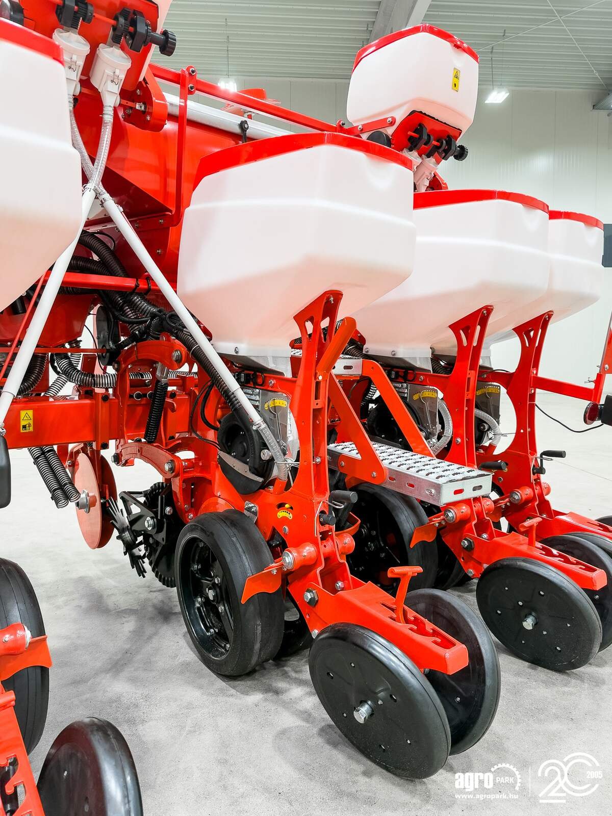 Einzelkornsägerät des Typs Maschio MTE Isotronic 6-row ISOBUS precision seed drill with electric microgranulate dispenser, Gebrauchtmaschine in Csengele (Bild 25)
