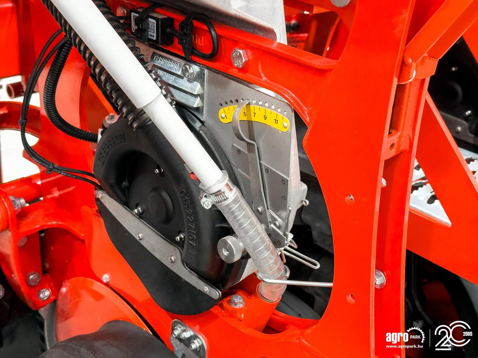 Einzelkornsägerät des Typs Maschio MTE Isotronic 6-row ISOBUS precision seed drill with electric microgranulate dispenser, Gebrauchtmaschine in Csengele (Bild 26)