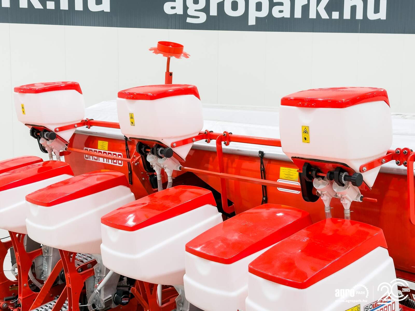 Einzelkornsägerät от тип Maschio MTE Isotronic 6-row ISOBUS precision seed drill with mechanical microgranulate dispenser, Gebrauchtmaschine в Csengele (Снимка 10)
