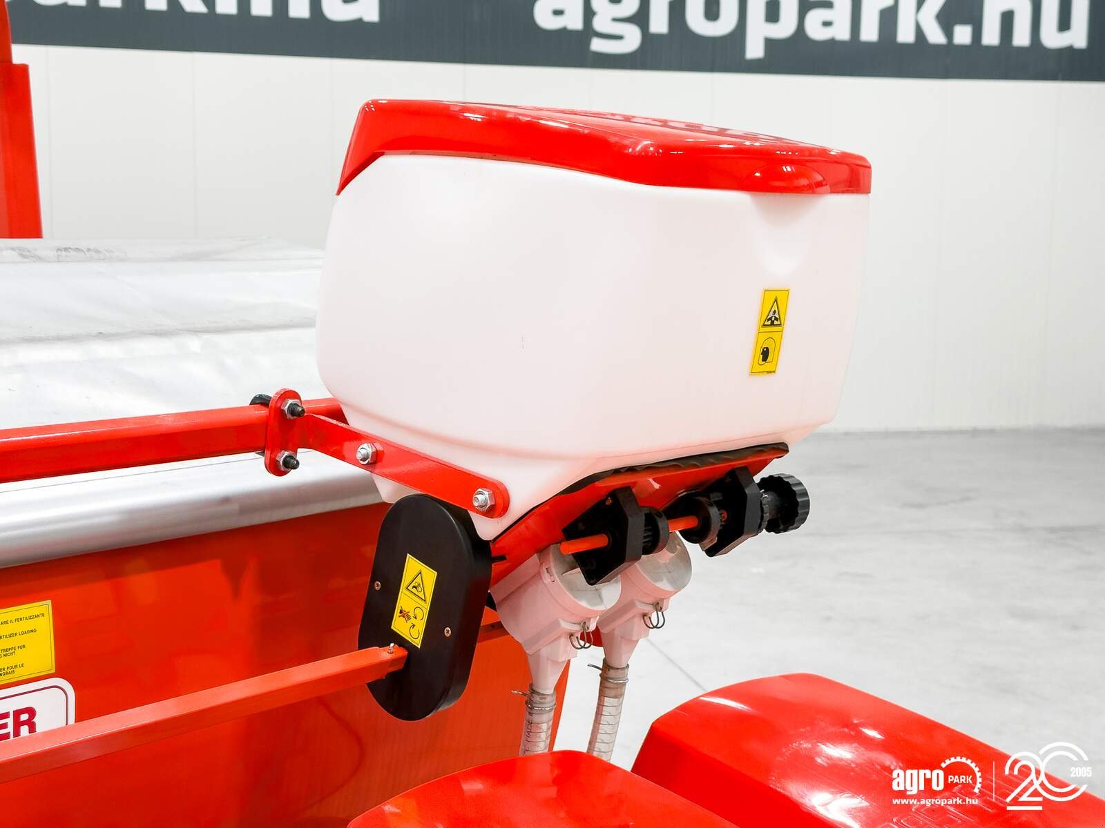 Einzelkornsägerät typu Maschio MTE Isotronic UNUSED 6-row ISOBUS precision seed drill with mechanical microgranulate dispenser, Gebrauchtmaschine w Csengele (Zdjęcie 11)