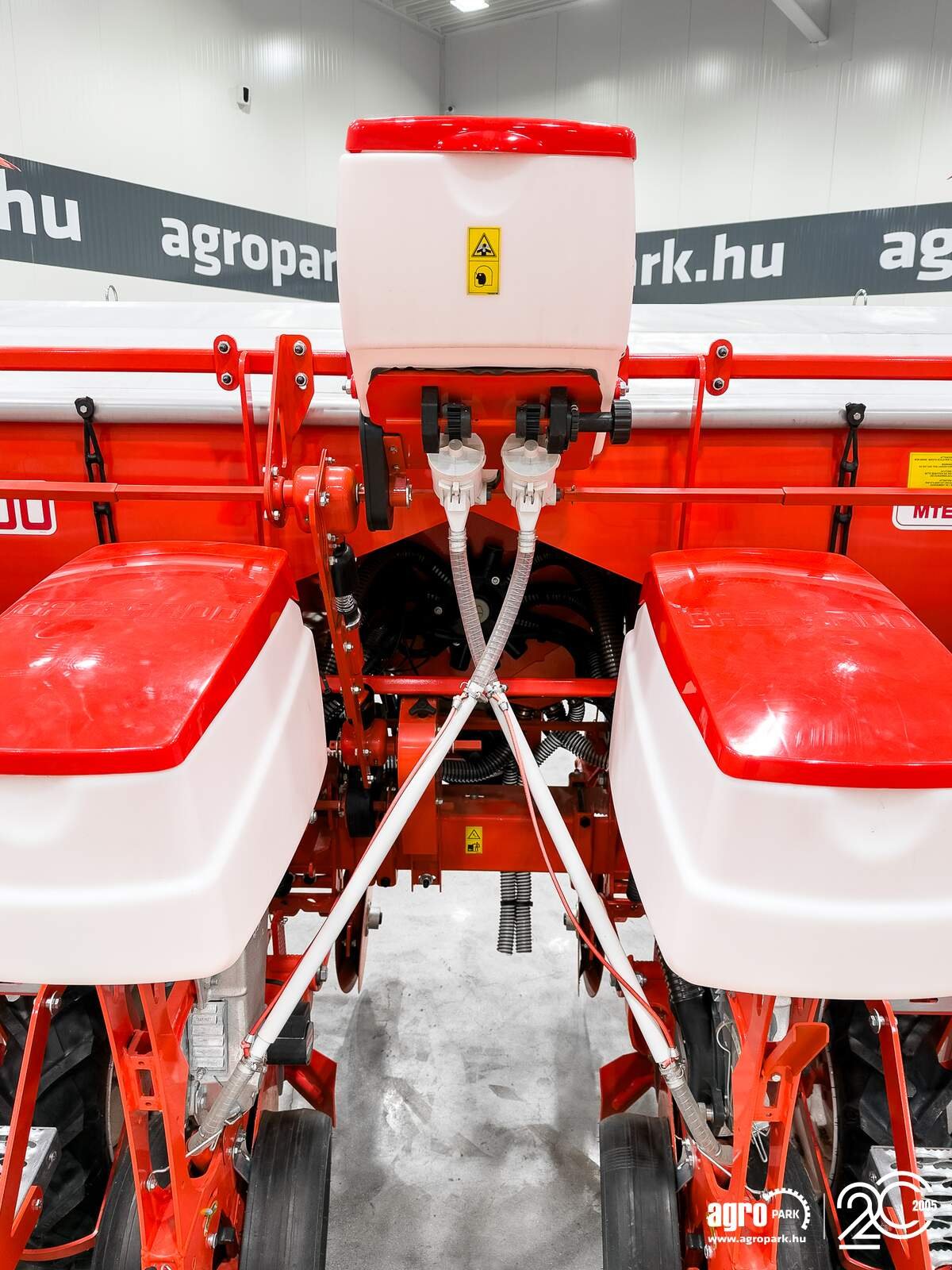 Einzelkornsägerät typu Maschio MTE Isotronic UNUSED 6-row ISOBUS precision seed drill with mechanical microgranulate dispenser, Gebrauchtmaschine w Csengele (Zdjęcie 16)