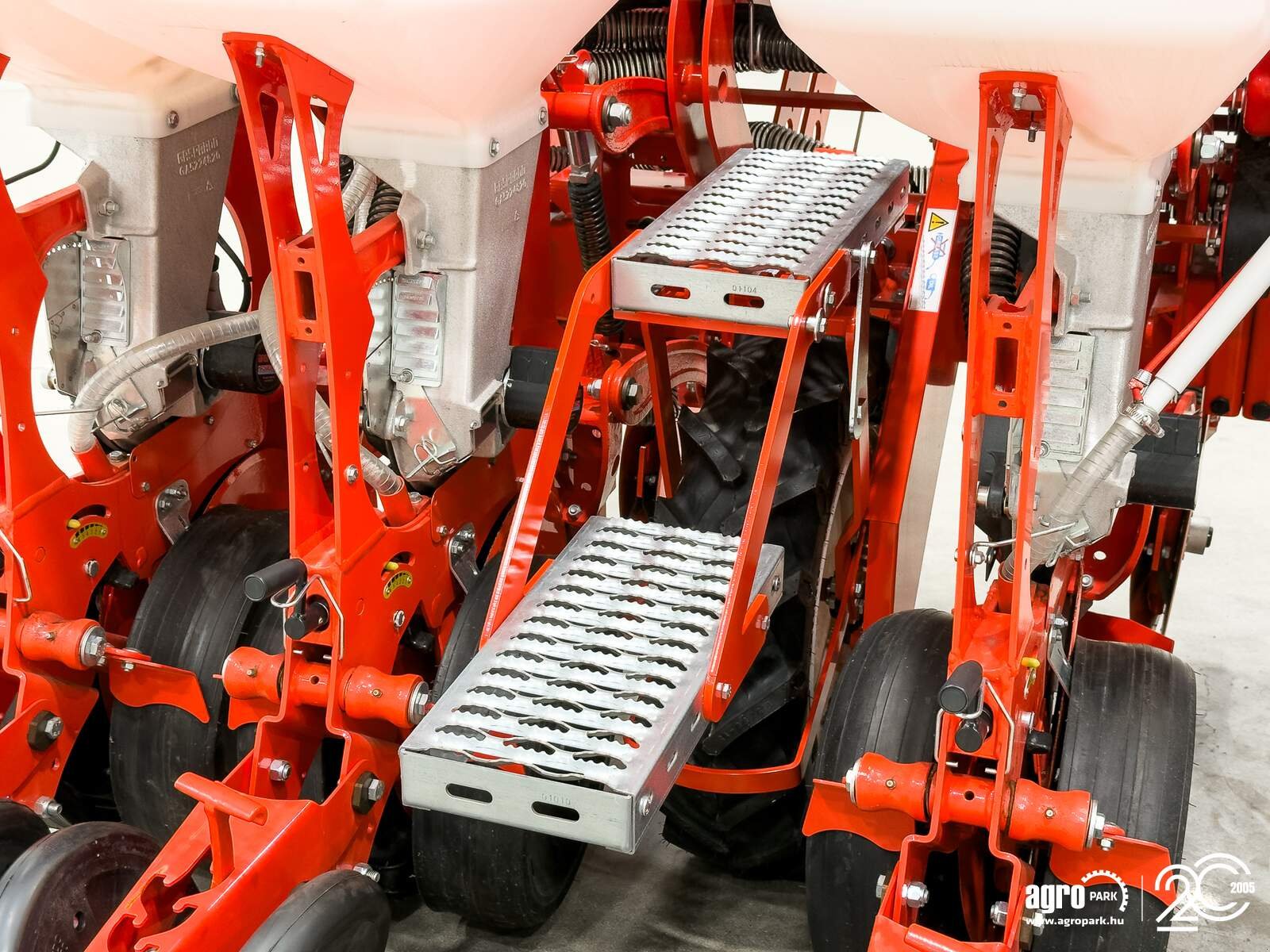 Einzelkornsägerät typu Maschio MTE Isotronic UNUSED 6-row ISOBUS precision seed drill with mechanical microgranulate dispenser, Gebrauchtmaschine w Csengele (Zdjęcie 19)