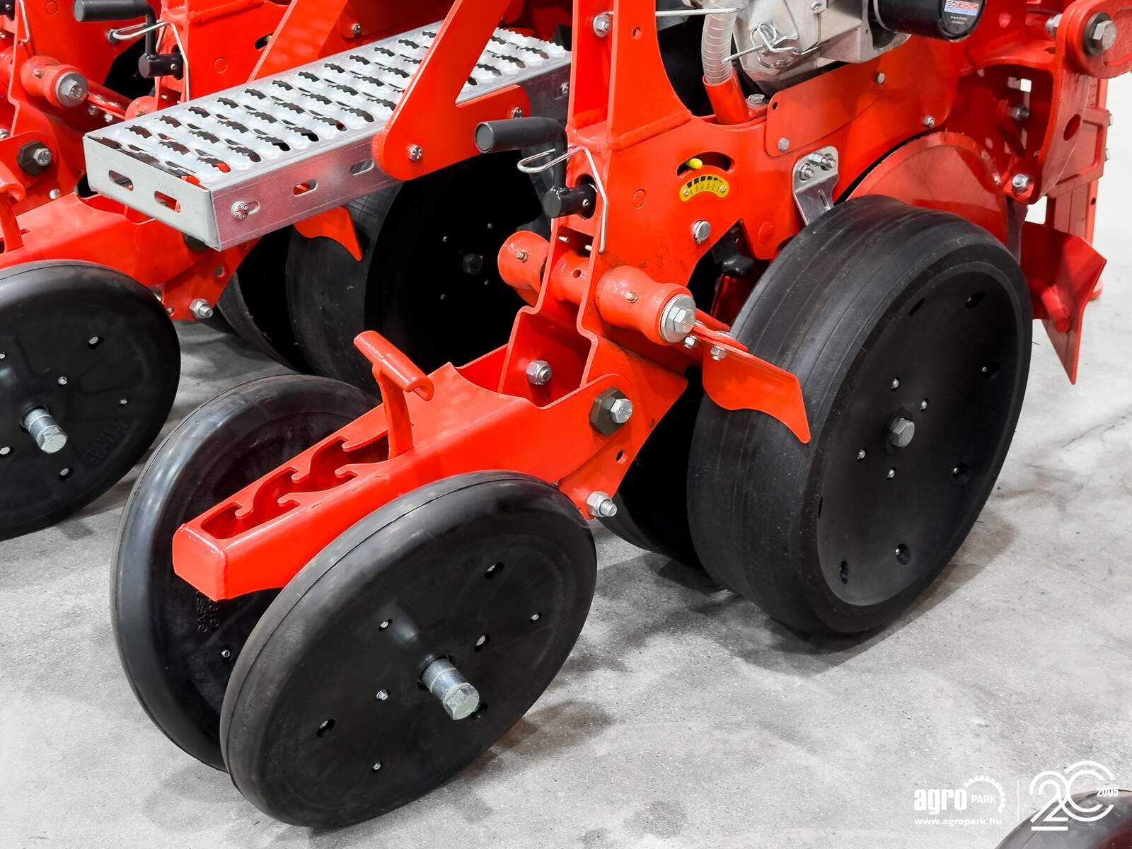 Einzelkornsägerät typu Maschio MTE Isotronic UNUSED 6-row ISOBUS precision seed drill with mechanical microgranulate dispenser, Gebrauchtmaschine w Csengele (Zdjęcie 28)