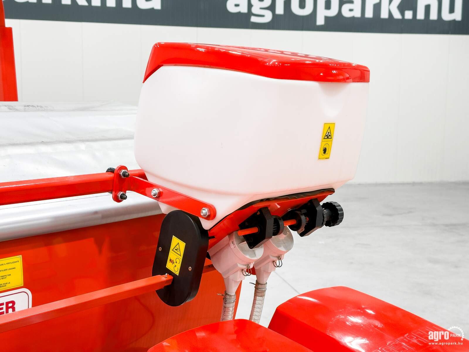 Einzelkornsägerät tip Maschio MTE Isotronic UNUSED 6-row ISOBUS precision seed drill with mechanical microgranulate dispenser, Gebrauchtmaschine in Csengele (Poză 11)