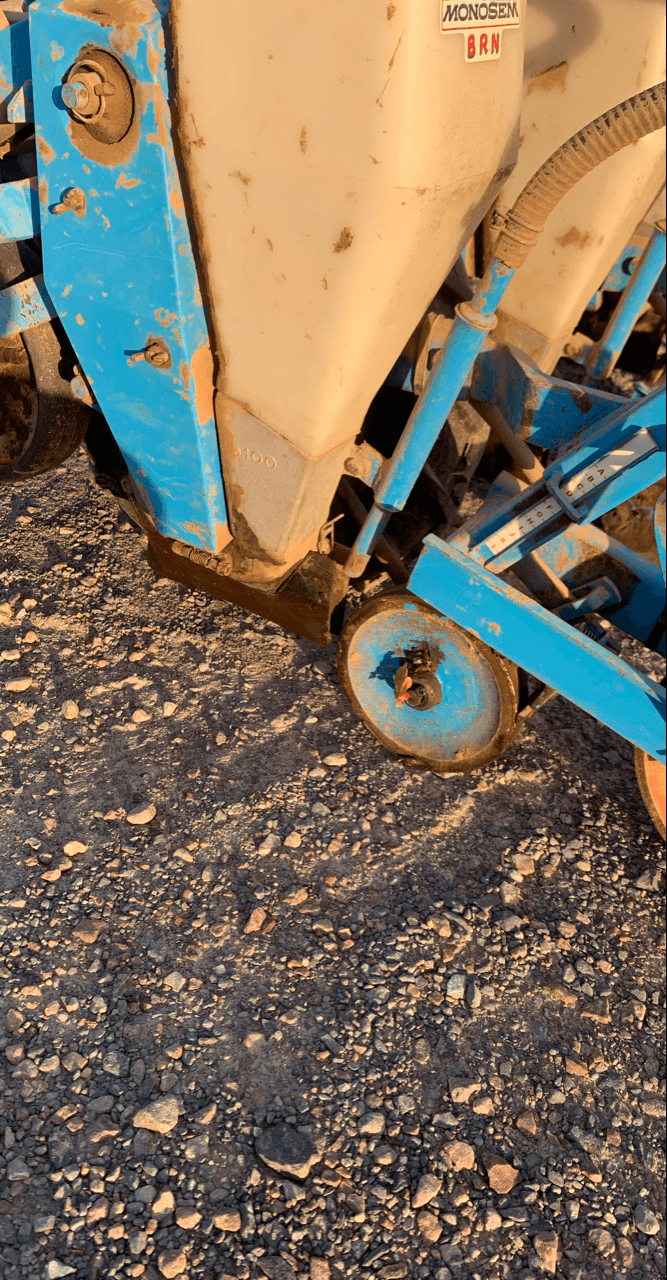 Einzelkornsägerät of the type Monosem 12 RANGS-45CM, Gebrauchtmaschine in CINTHEAUX (Picture 5)