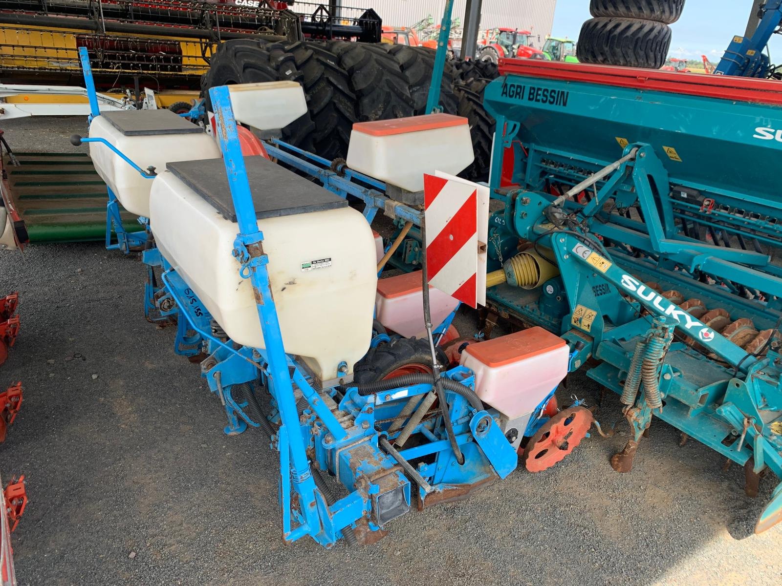 Einzelkornsägerät tip Monosem 4 RANGS, Gebrauchtmaschine in CONDE SUR VIRE (Poză 1)