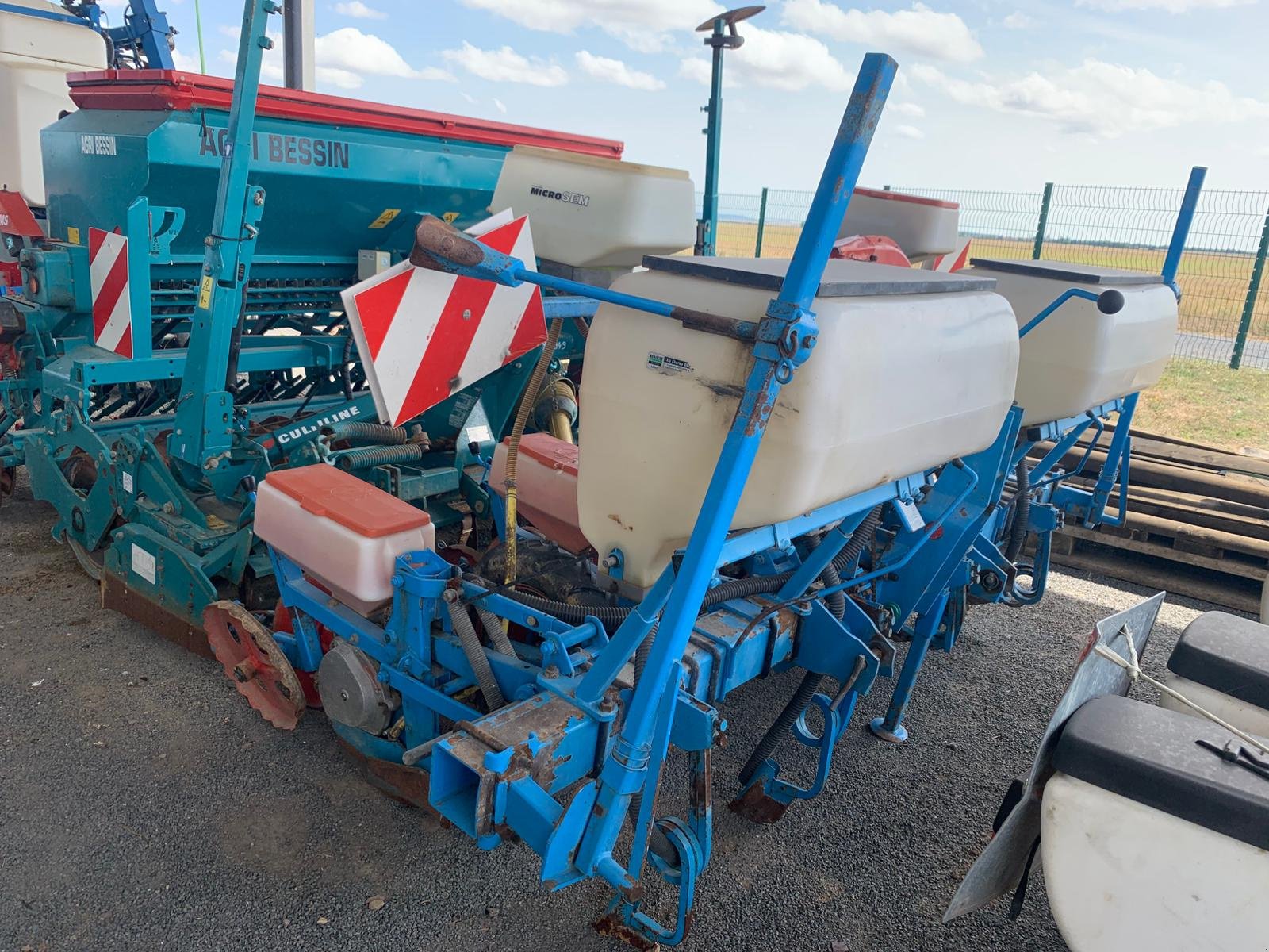 Einzelkornsägerät tip Monosem 4 RANGS, Gebrauchtmaschine in CONDE SUR VIRE (Poză 3)