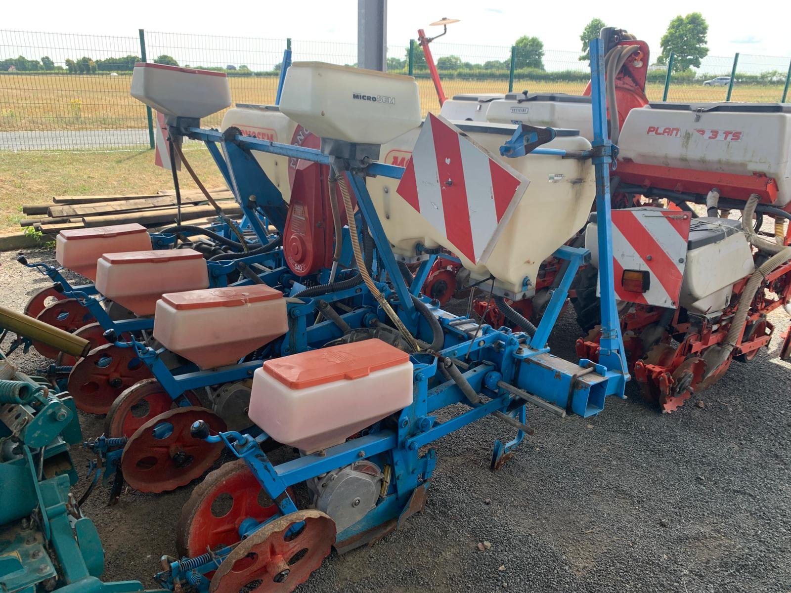 Einzelkornsägerät tip Monosem 4 RANGS, Gebrauchtmaschine in CONDE SUR VIRE (Poză 4)