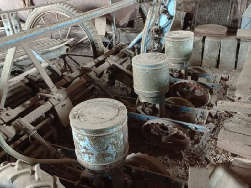 Monosem ANCIEN MODELE, Gebrauchtmaschine, An de fabricație: 1970 (Poză 1) Einzelkornsägerät tip Monosem ANCIEN MODELE, Gebrauchtmaschine in ANCY LE FRANC (Poză 1)