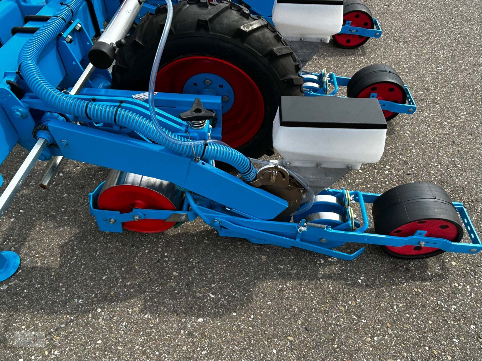 Einzelkornsägerät of the type Monosem MSC, Neumaschine in Mahlberg-Orschweier (Picture 12)