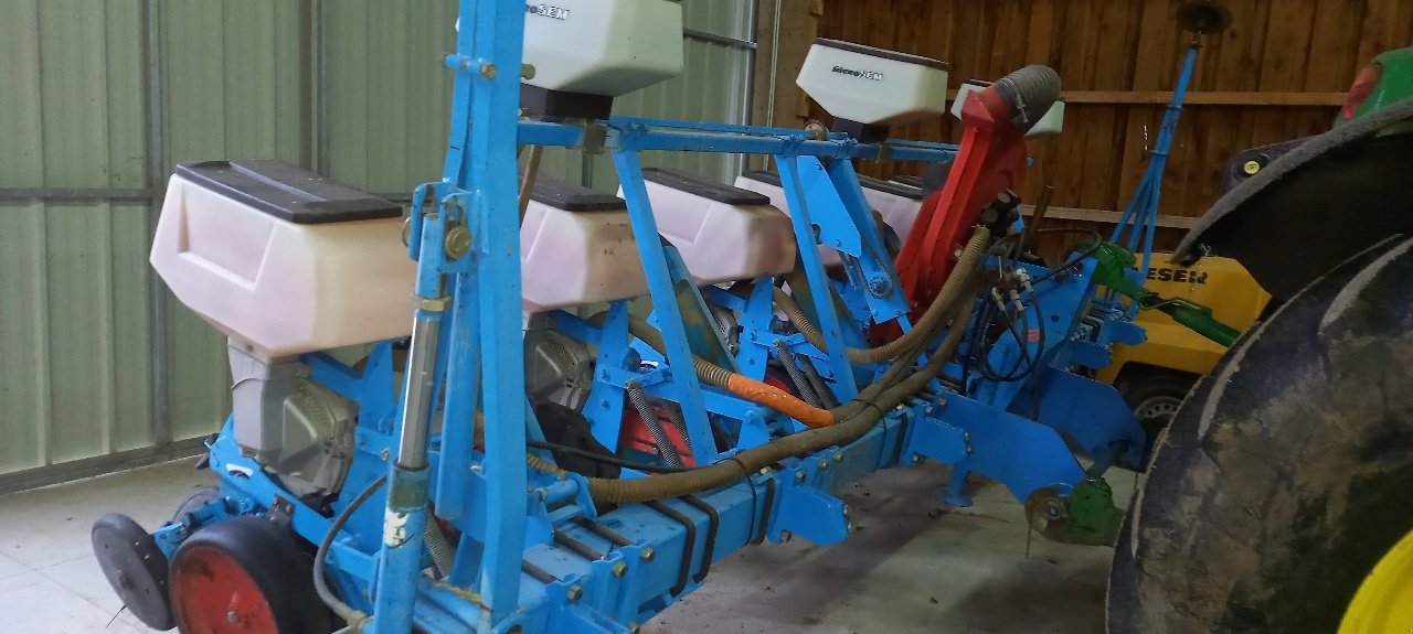 Einzelkornsägerät του τύπου Monosem NG +, Gebrauchtmaschine σε SAINT-HILAIRE-EN-PUISEAUX (Φωτογραφία 2)