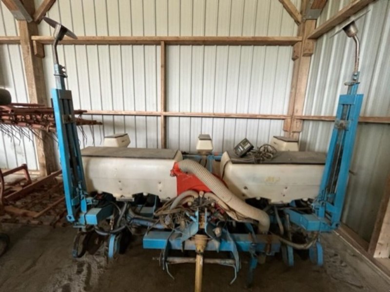 Einzelkornsägerät du type Monosem NG+3, Gebrauchtmaschine en MALESTROIT (Photo 1)