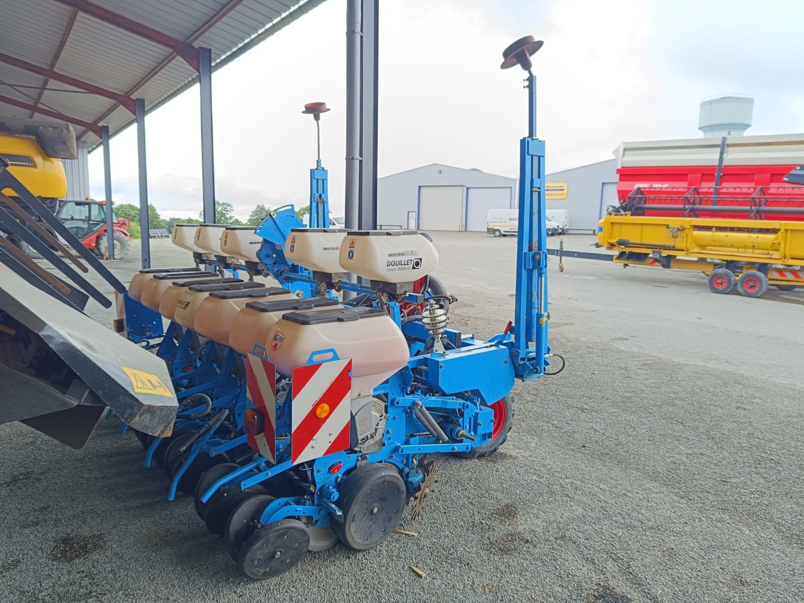 Einzelkornsägerät del tipo Monosem NG+4 7R, Gebrauchtmaschine In Le Horps (Immagine 2)