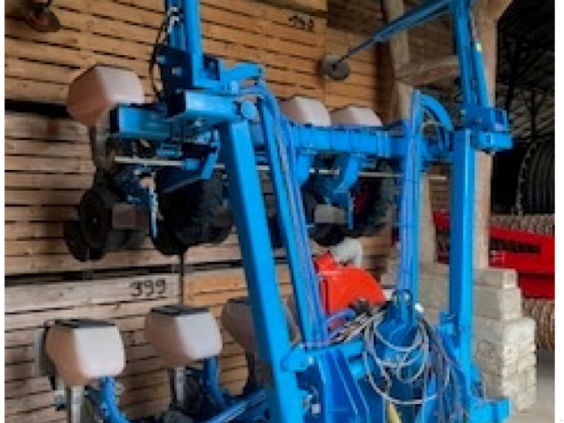 Einzelkornsägerät des Typs Monosem NG 8 R, Gebrauchtmaschine in Münsterschwarzach (Bild 1)