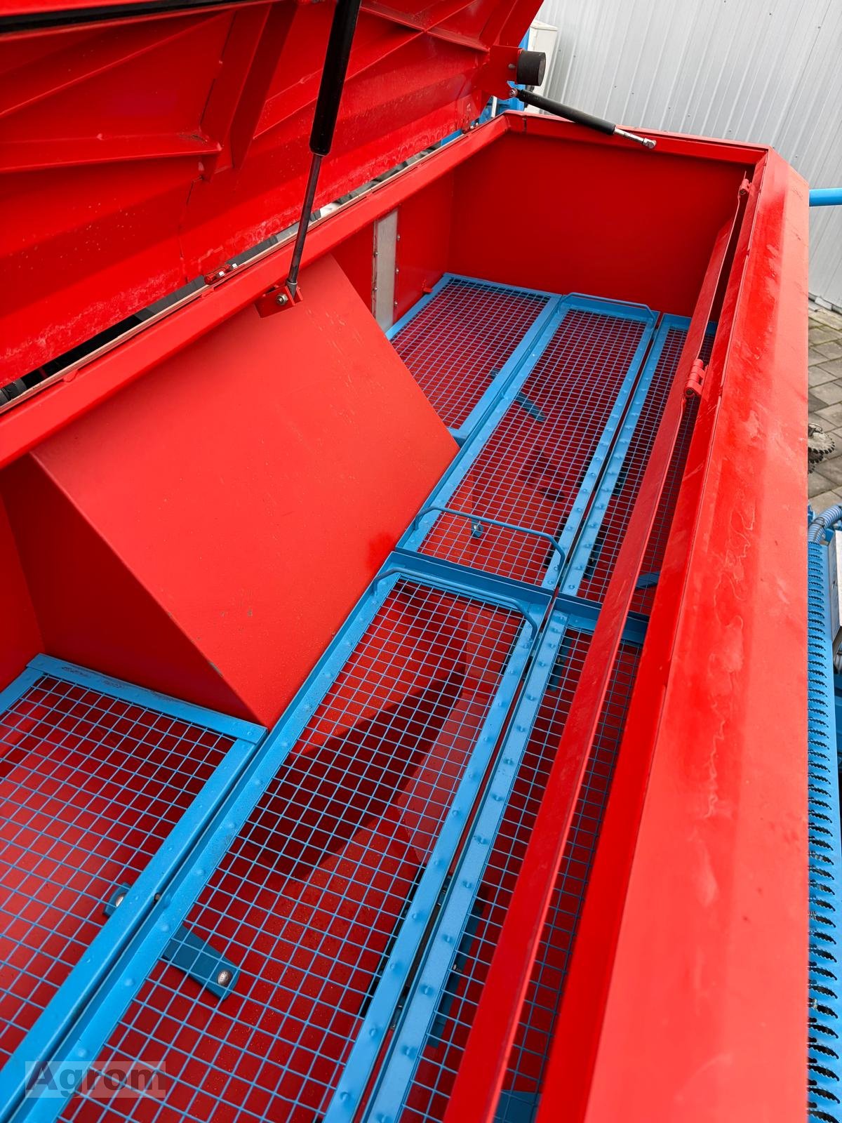 Einzelkornsägerät des Typs Monosem NG Plus 4, Gebrauchtmaschine in Harthausen (Bild 14)