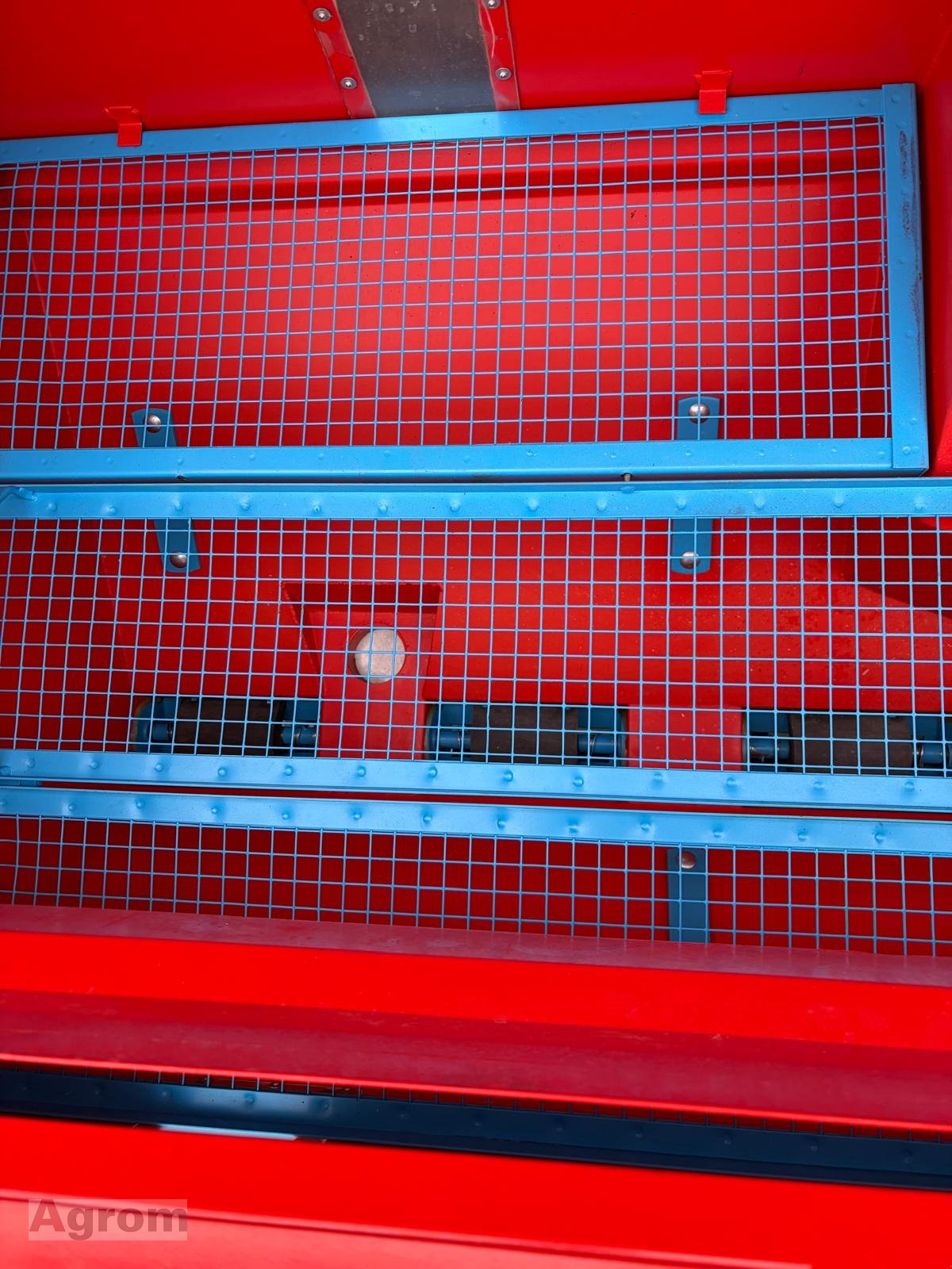 Einzelkornsägerät des Typs Monosem NG Plus 4, Gebrauchtmaschine in Harthausen (Bild 19)