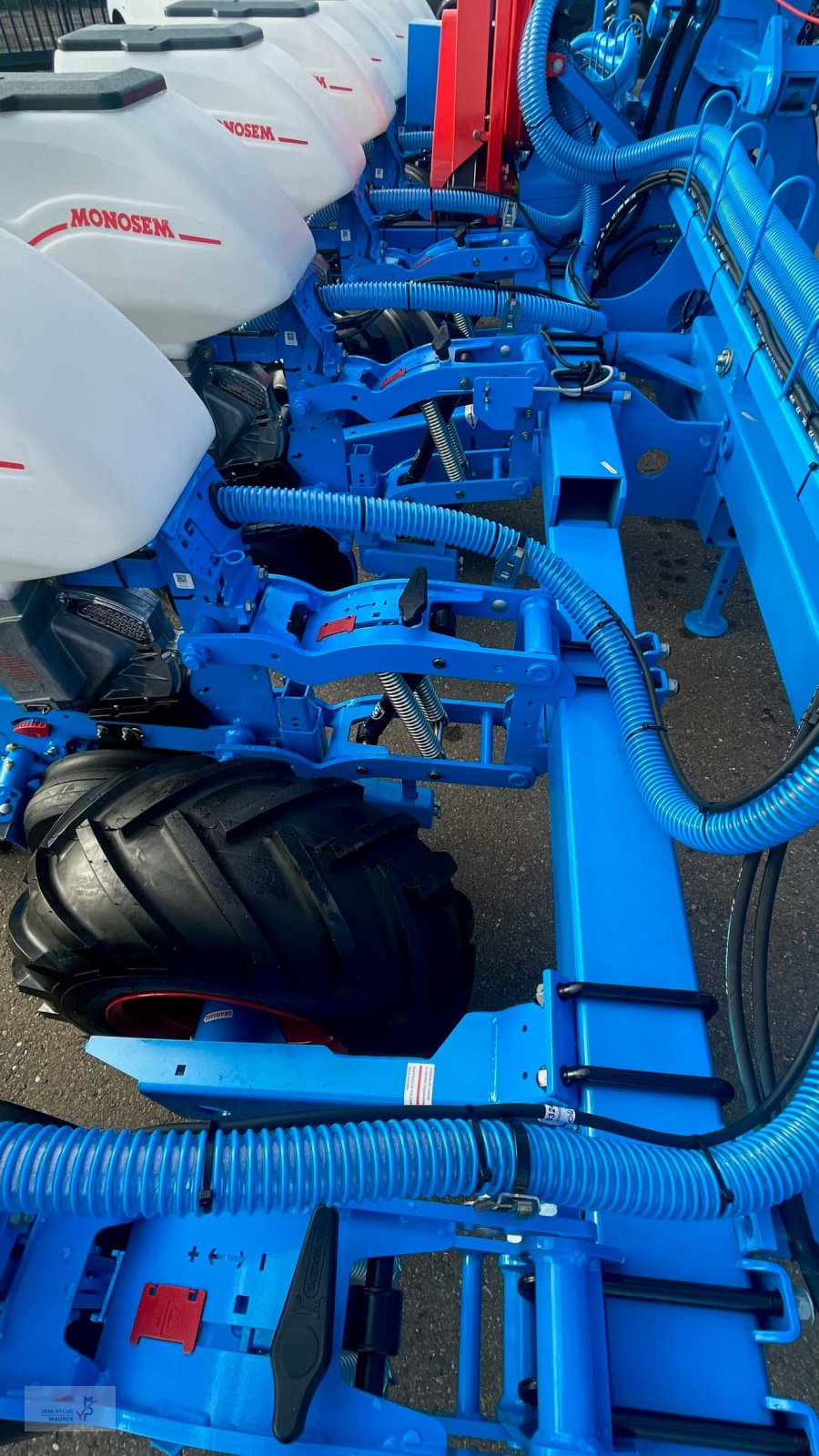 Einzelkornsägerät of the type Monosem NG-Plus ME, Neumaschine in Mahlberg-Orschweier (Picture 2)