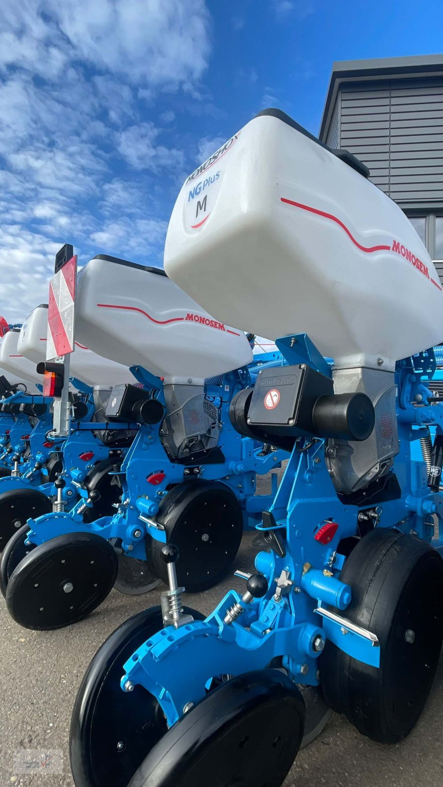 Einzelkornsägerät of the type Monosem NG-Plus ME, Neumaschine in Mahlberg-Orschweier (Picture 5)