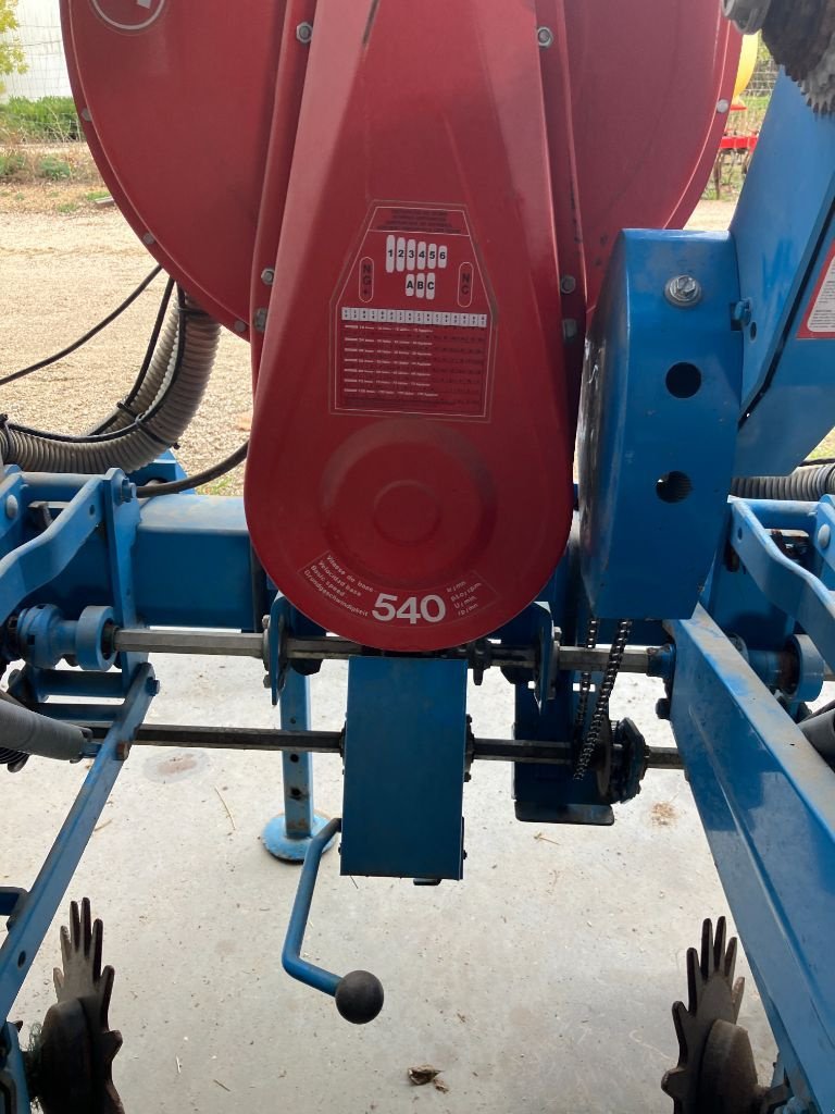 Einzelkornsägerät του τύπου Monosem NG4+, Gebrauchtmaschine σε MORLHON LE HAUT (Φωτογραφία 11)