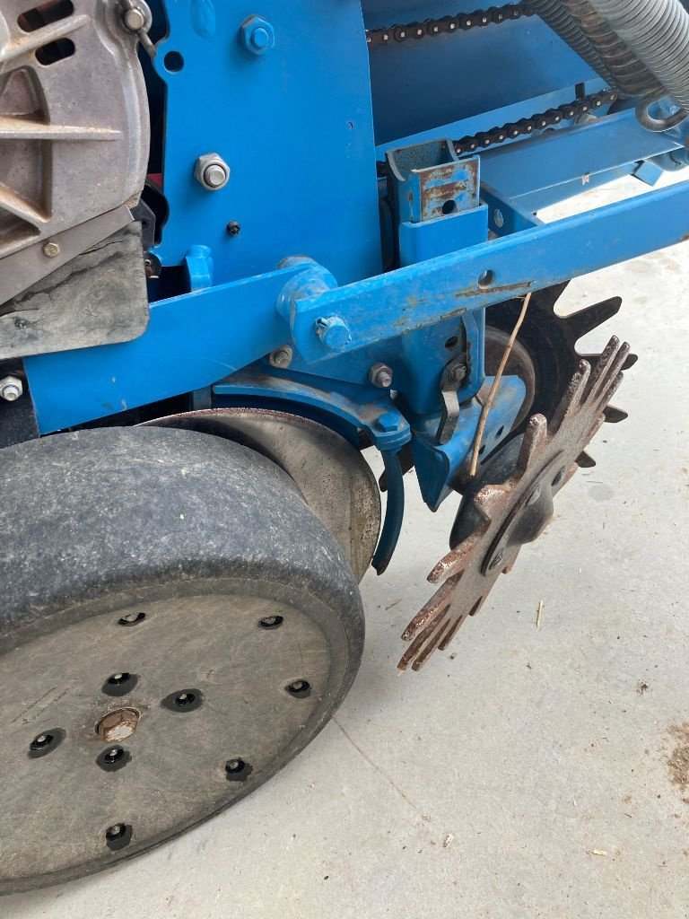 Einzelkornsägerät του τύπου Monosem NG4+, Gebrauchtmaschine σε MORLHON LE HAUT (Φωτογραφία 9)