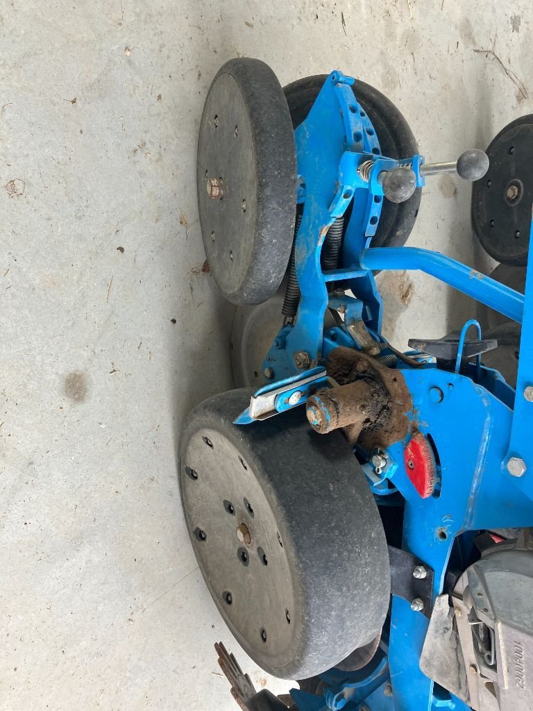 Einzelkornsägerät του τύπου Monosem NG4+, Gebrauchtmaschine σε MORLHON LE HAUT (Φωτογραφία 10)