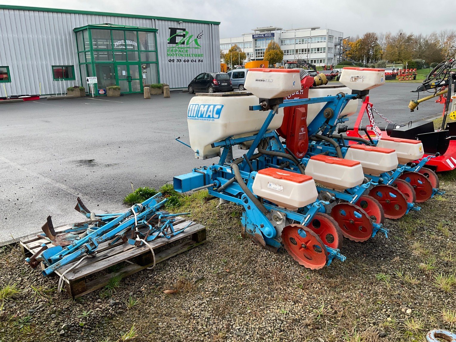 Einzelkornsägerät du type Monosem Semoir monograine NG Monosem, Gebrauchtmaschine en SAINT CLAIR SUR ELLE (Photo 3)