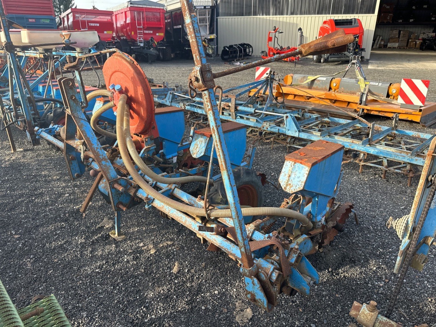 Einzelkornsägerät del tipo Monosem Semoir monograine PNU Monosem, Gebrauchtmaschine In LA SOUTERRAINE (Immagine 4)