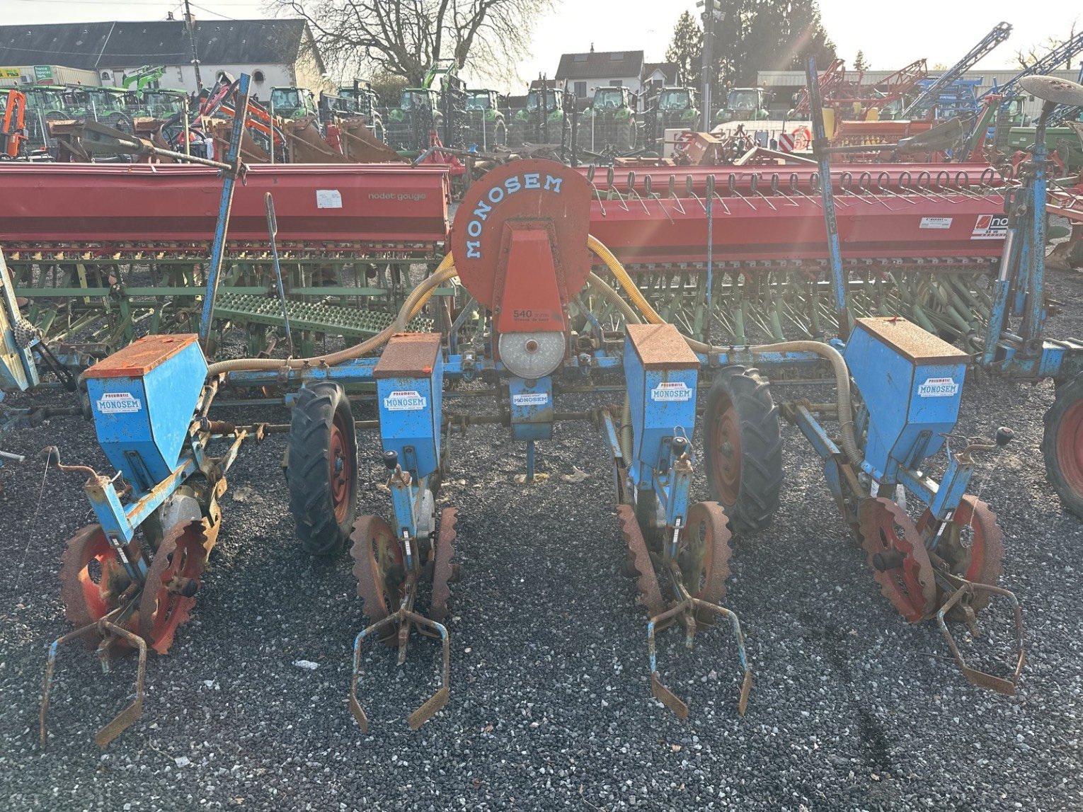 Einzelkornsägerät des Typs Monosem Semoir monograine PNU Monosem, Gebrauchtmaschine in LA SOUTERRAINE (Bild 1)