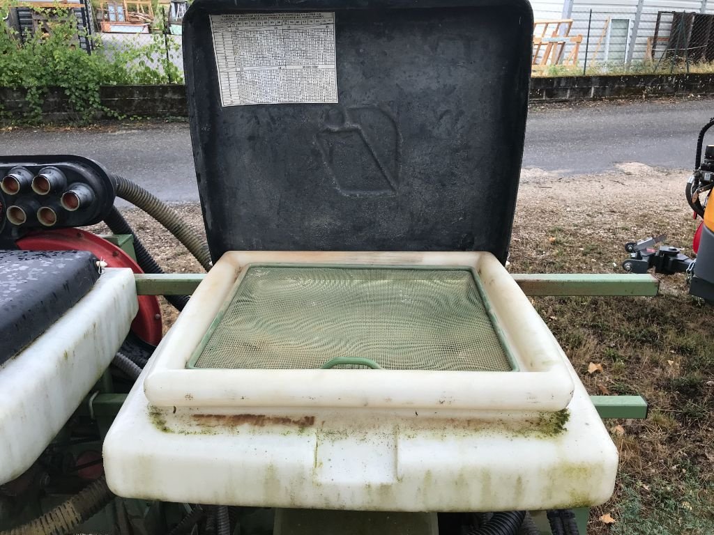 Einzelkornsägerät του τύπου Nodet PL 2, Gebrauchtmaschine σε MORLHON LE HAUT (Φωτογραφία 8)