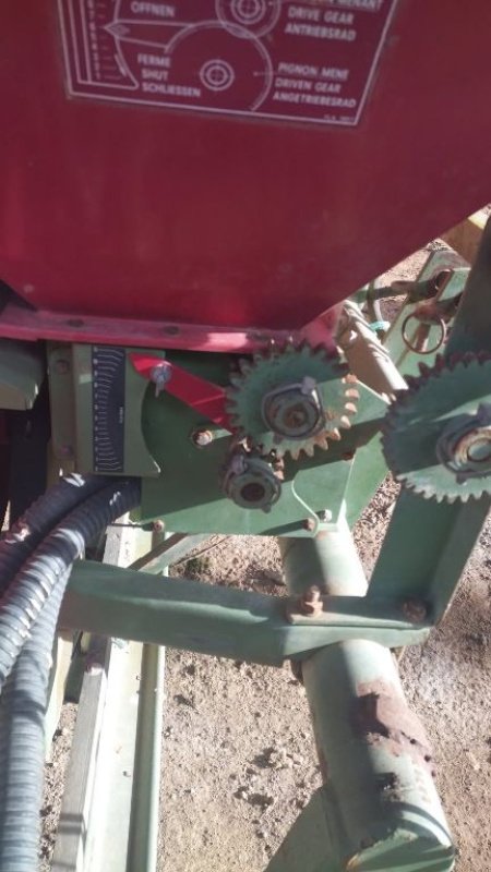 Einzelkornsägerät del tipo Nodet PN II 6 RANGS MICRO, Gebrauchtmaschine en ENNEZAT (Imagen 5)